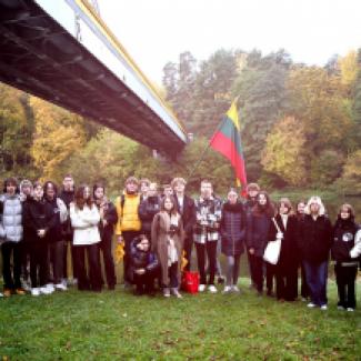 Lithuanian Centre of Non-formal Youth Education and Vilnius Žvėrynas gymnasium kicked off the “Plastic Pirates – Go Europe!” citizen science initiative in Lithuania 