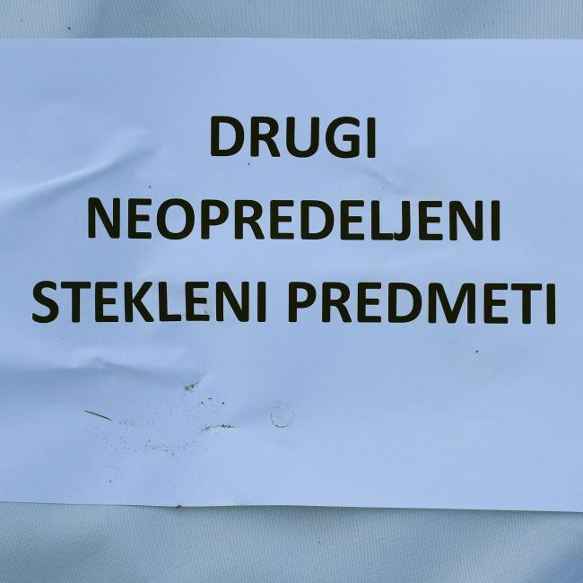 DRUGI NEOPREDELJENI STEKLENI PREDMETI 1P.jpg