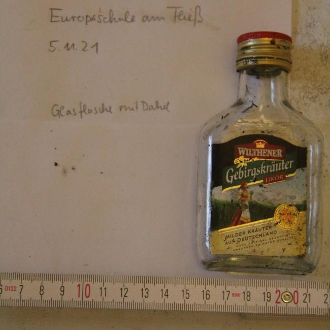 GruppeB_Flasche.jpg