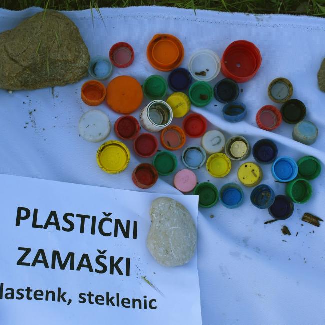 PLASTIČNI ZAMAŠKI PLASTENK, STEKLENIC 1P.jpg