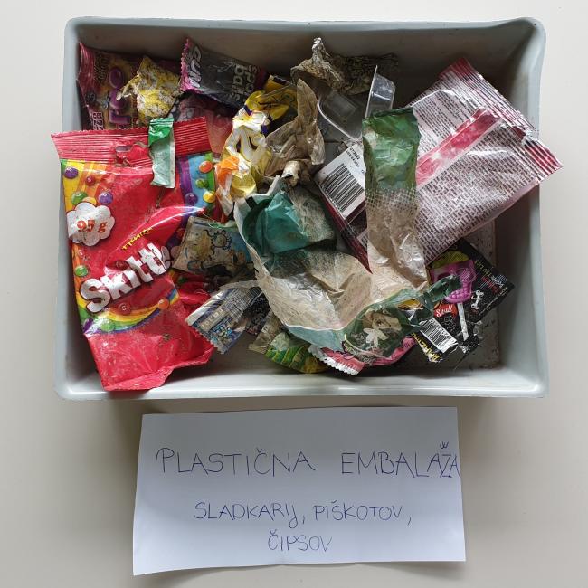 Plastična embalaža sladkarij, piškotov, čipsa.jpg