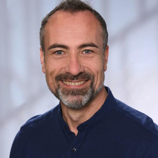 Profilbild Lehrer.jpg