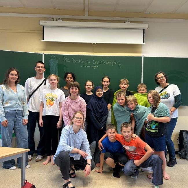 gruppenfoto.jpg gruppenfoto.jpg
